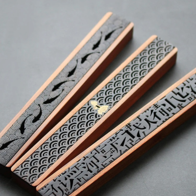 porte encens boite signe ouvert trois
