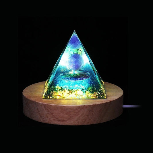 pyramide cristal allumee